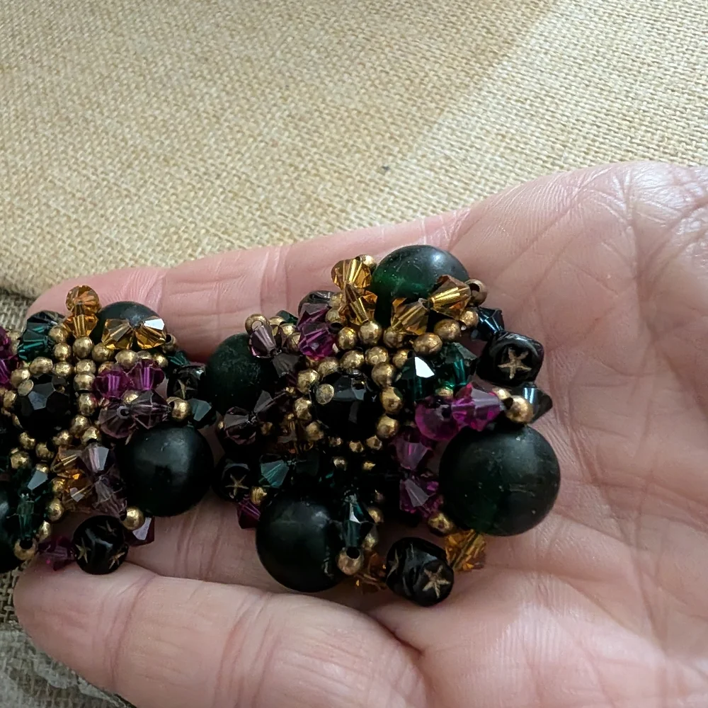 Vintage Green And Purple Large Cluster Beaded Clip On Earrings NWT - Picture 2 of 9